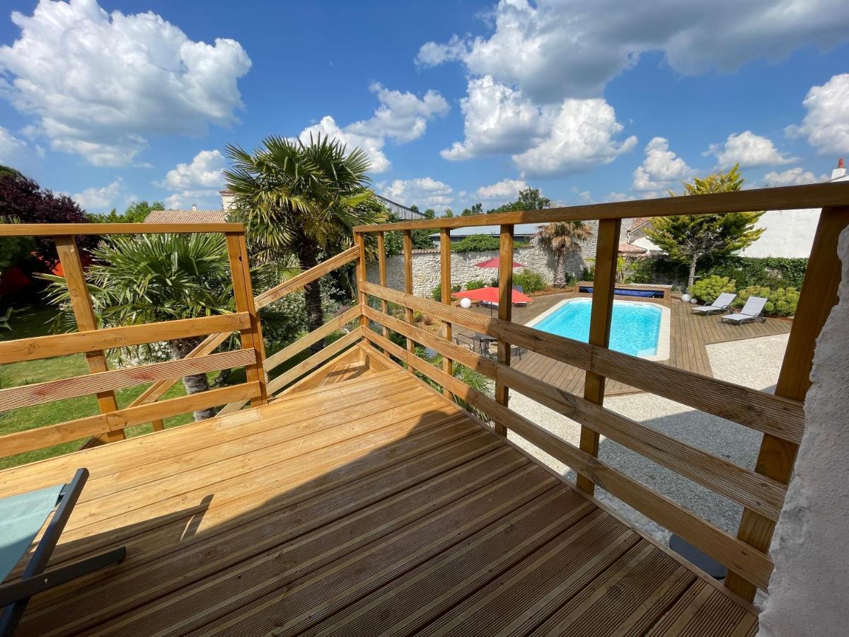 Le Clos Des Grandes Rivieres Sainte-Soulle Luaran gambar